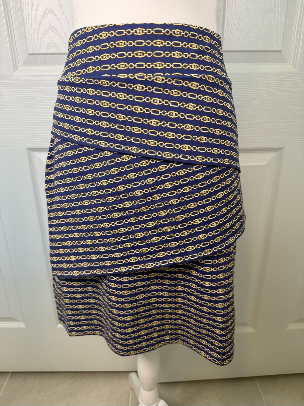 J.McLaughlin Nicola Navy Gold Chain Print Pencil Skirt Preppy Quiet Luxury S